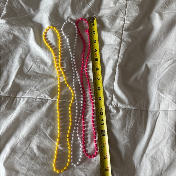 Pack of 3 Beaded Necklaces Pink Yellow White - Picture 2 of 7